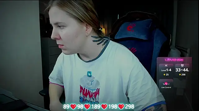 Olivia Munk online show from November 6, 6:39 am