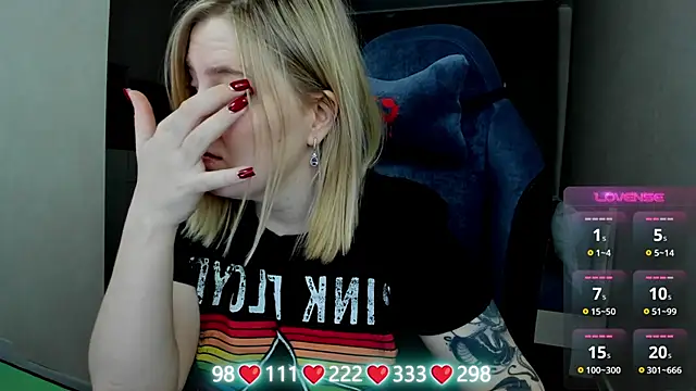 Olivia Munk online show from April 1, 3:52 am