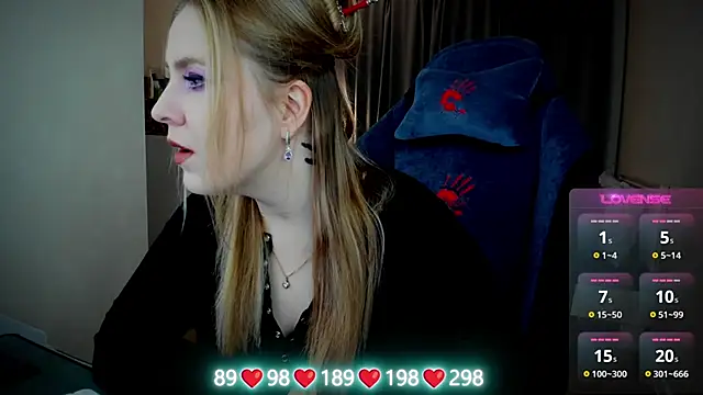 Olivia Munk online show from October 28, 4:46 am