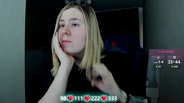 Snapshot of Olivia_Munk chatting on June 5, 3:55 am Olivia Munk online show from June 5, 3:55 am