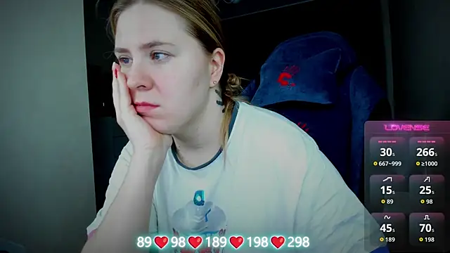 Olivia Munk online show from November 4, 3:32 am