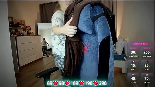 Olivia Munk online show from December 16, 3:44 am