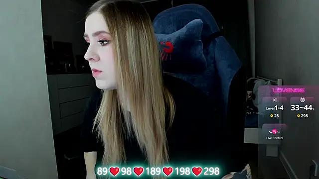 Olivia Munk online show from February 10, 4:44 am