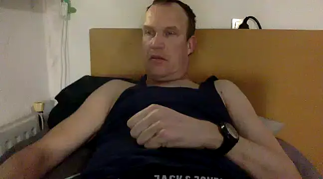 dlvis12 online show from March 18, 7:44 pm