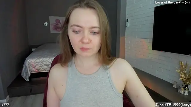 Snapshot of LizaGost chatting on June 12, 11:41 am LizaGost online show from June 12, 11:41 am