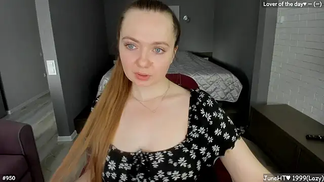 Snapshot of LizaGost chatting on June 10, 10:16 am LizaGost online show from June 10, 10:16 am