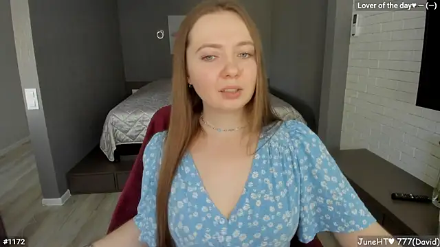 Snapshot of LizaGost chatting on June 8, 10:16 am LizaGost online show from June 8, 10:16 am