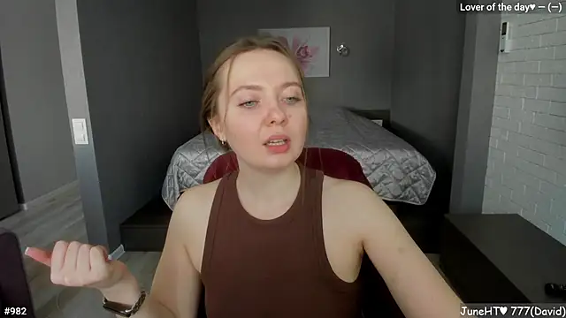 Snapshot of LizaGost chatting on June 5, 11:49 am LizaGost online show from June 5, 11:49 am
