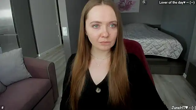 Snapshot of LizaGost chatting on June 2, 11:43 am LizaGost online show from June 2, 11:43 am