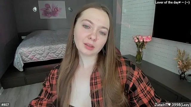 Snapshot of LizaGost chatting on June 18, 11:26 am LizaGost online show from June 18, 11:26 am
