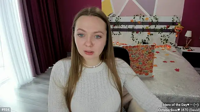 Snapshot of LizaGost chatting on October 17, 11:45 am LizaGost online show from October 17, 11:45 am