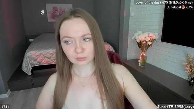 Snapshot of LizaGost chatting on June 27, 12:22 pm LizaGost online show from June 27, 12:22 pm