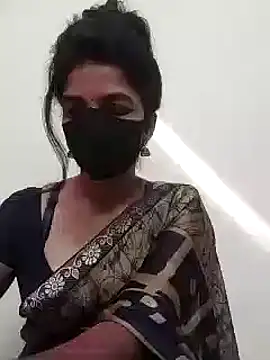 Snapshot of Shuttii_25 chatting on December 19, 6:12 am Shuttii 25 online show from December 19, 6:12 am