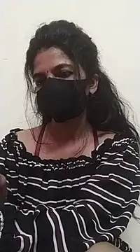 Snapshot of Shuttii_25 chatting on February 24, 6:16 am Shuttii 25 online show from February 24, 6:16 am