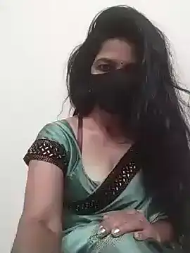 Snapshot of Shuttii_25 chatting on March 10, 5:54 am Shuttii 25 online show from March 10, 5:54 am