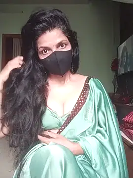 Snapshot of Shuttii_25 chatting on October 28, 6:01 am Shuttii 25 online show from October 28, 6:01 am