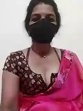 Snapshot of Shuttii_25 chatting on December 24, 5:27 am Shuttii 25 online show from December 24, 5:27 am