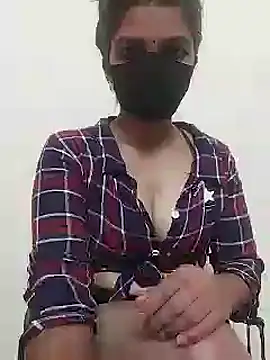 Snapshot of Shuttii_25 chatting on February 12, 6:19 pm Shuttii 25 online show from February 12, 6:19 pm