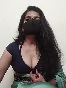 Snapshot of Shuttii_25 chatting on January 9, 6:17 am Shuttii 25 online show from January 9, 6:17 am