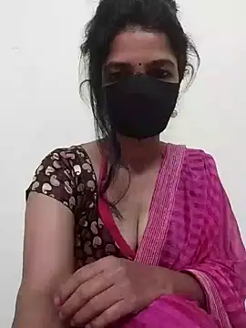 Snapshot of Shuttii_25 chatting on January 11, 4:06 am Shuttii 25 online show from January 11, 4:06 am