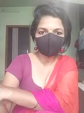 Snapshot of Shuttii_25 chatting on October 29, 5:50 am Shuttii 25 online show from October 29, 5:50 am