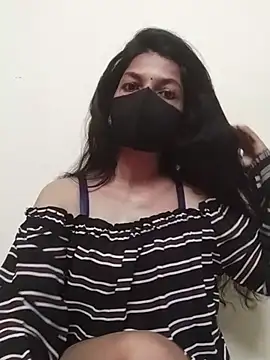 Snapshot of Shuttii_25 chatting on February 19, 6:00 am Shuttii 25 online show from February 19, 6:00 am