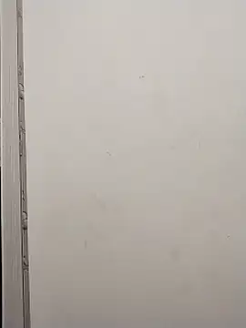 Snapshot of Shuttii_25 chatting on February 14, 6:34 am Shuttii 25 online show from February 14, 6:34 am