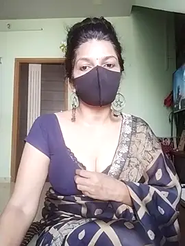 Snapshot of Shuttii_25 chatting on October 13, 5:09 am Shuttii 25 online show from October 13, 5:09 am