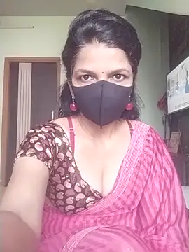 Snapshot of Shuttii_25 chatting on October 14, 4:35 am Shuttii 25 online show from October 14, 4:35 am