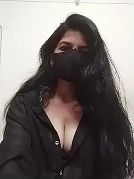 Snapshot of Shuttii_25 chatting on March 6, 5:43 pm Shuttii 25 online show from March 6, 5:43 pm