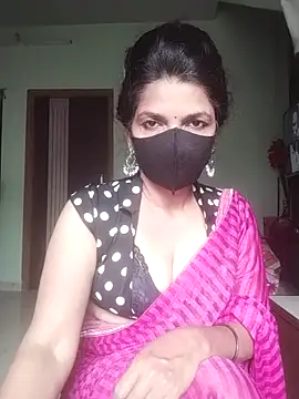 Snapshot of Shuttii_25 chatting on October 27, 6:25 am Shuttii 25 online show from October 27, 6:25 am