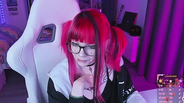 Snapshot of Yumi_Youkai chatting on November 16, 8:24 pm Yumi Youkai online show from November 16, 8:24 pm