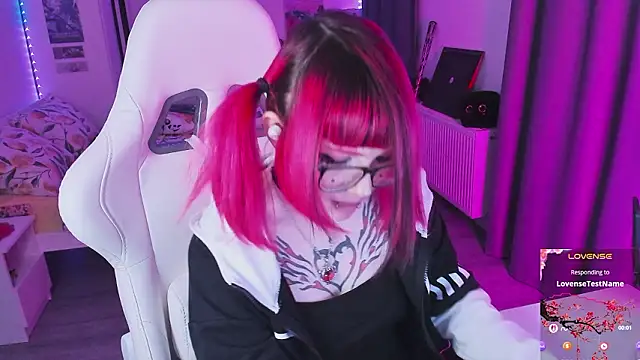 Yumi Youkai online show from March 26, 8:40 pm