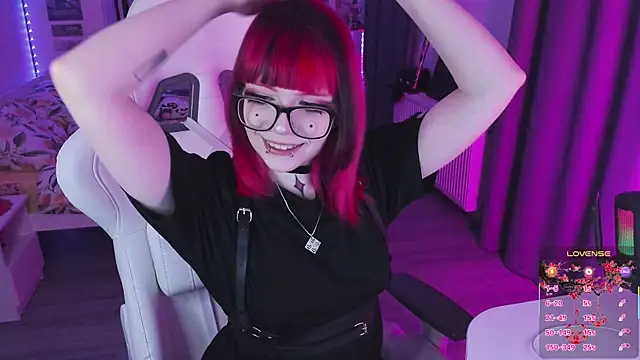 Yumi Youkai online show from February 14, 9:59 pm