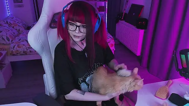 Yumi Youkai online show from February 8, 2:48 pm