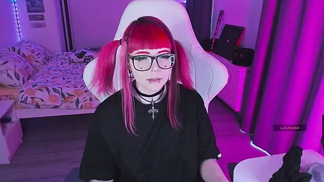 Yumi Youkai online show from December 22, 8:58 am