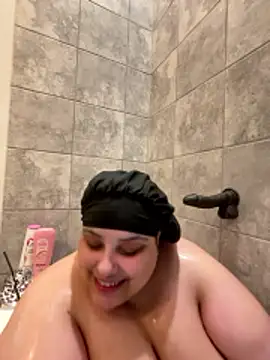 Snapshot of bbwredhead chatting on December 19, 5:10 am bbwredhead online show from December 19, 5:10 am