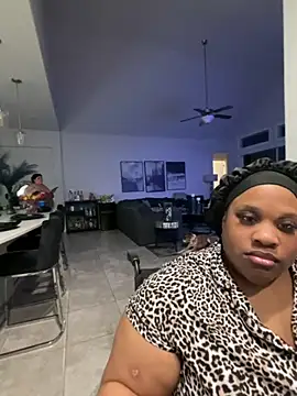 Snapshot of bbwredhead chatting on November 20, 3:40 am bbwredhead online show from November 20, 3:40 am