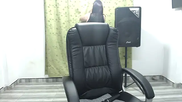 LAURA CRAIZY online show from March 28, 3:18 am