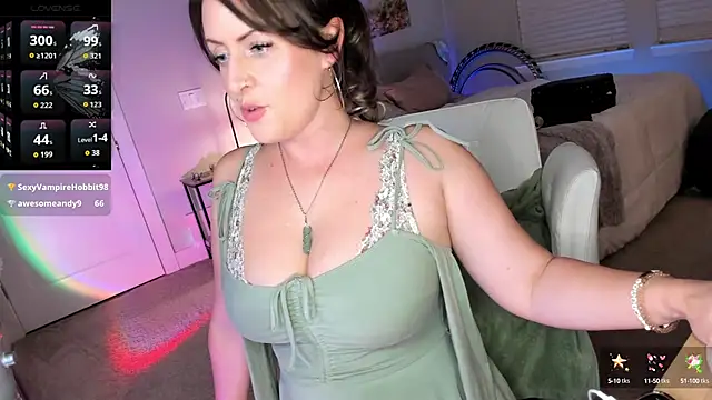 Snapshot of lovejulietxo chatting on October 1, 2:17 am lovejulietxo online show from October 1, 2:17 am