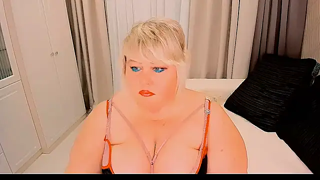 Snapshot of BIGTITSBBW chatting on September 29, 6:24 pm BIGTITSBBW online show from September 29, 6:24 pm