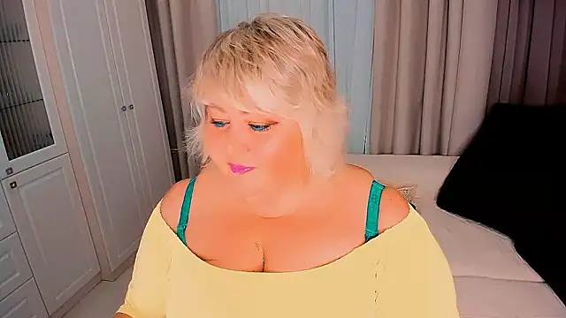 Snapshot of BIGTITSBBW chatting on September 20, 4:23 pm BIGTITSBBW online show from September 20, 4:23 pm