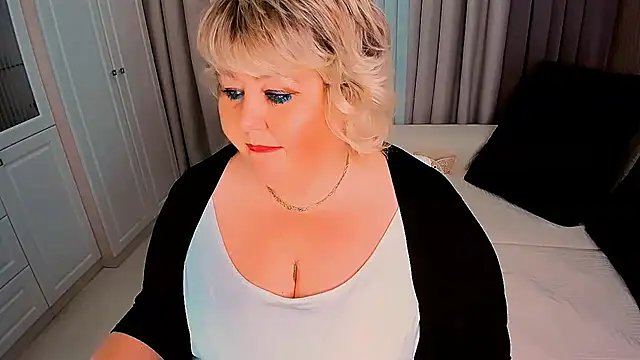Snapshot of BIGTITSBBW chatting on March 17, 7:15 pm BIGTITSBBW online show from March 17, 7:15 pm