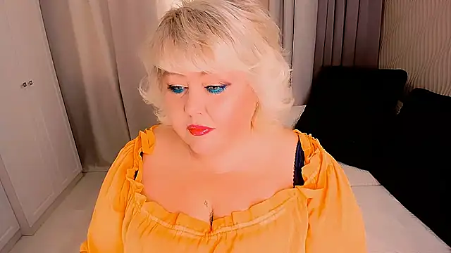 Snapshot of BIGTITSBBW chatting on September 12, 4:12 am BIGTITSBBW online show from September 12, 4:12 am