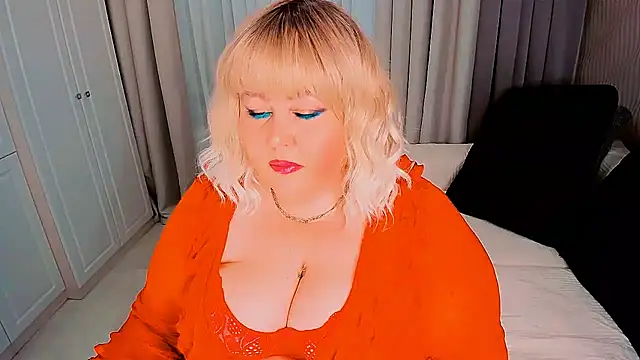 Snapshot of BIGTITSBBW chatting on March 12, 6:53 pm BIGTITSBBW online show from March 12, 6:53 pm