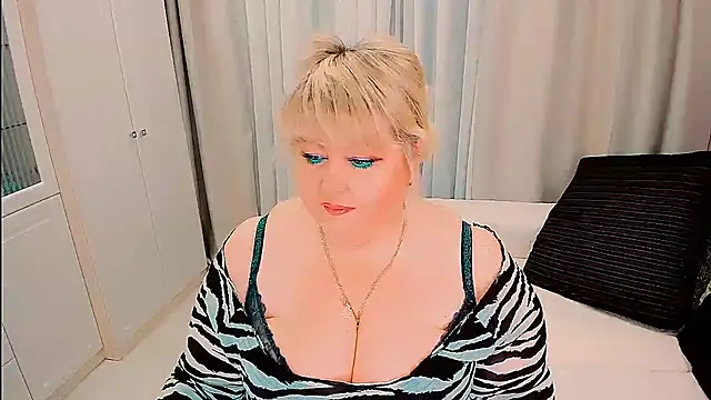 BIGTITSBBW online show from April 10, 7:37 am