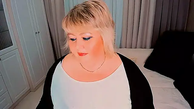 Snapshot of BIGTITSBBW chatting on March 15, 7:05 pm BIGTITSBBW online show from March 15, 7:05 pm