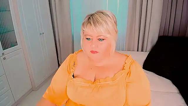 Snapshot of BIGTITSBBW chatting on September 11, 3:50 am BIGTITSBBW online show from September 11, 3:50 am