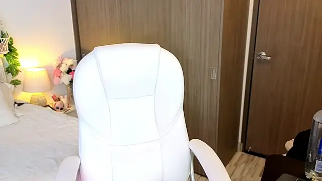 KiimTyler  online show from May 25, 12:21 am