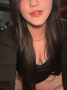 KiimTyler  online show from May 30, 11:21 pm